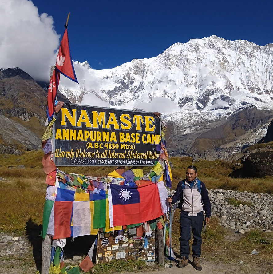 Annapurna Base Camp Trek Guide-Bal Kumar Magar