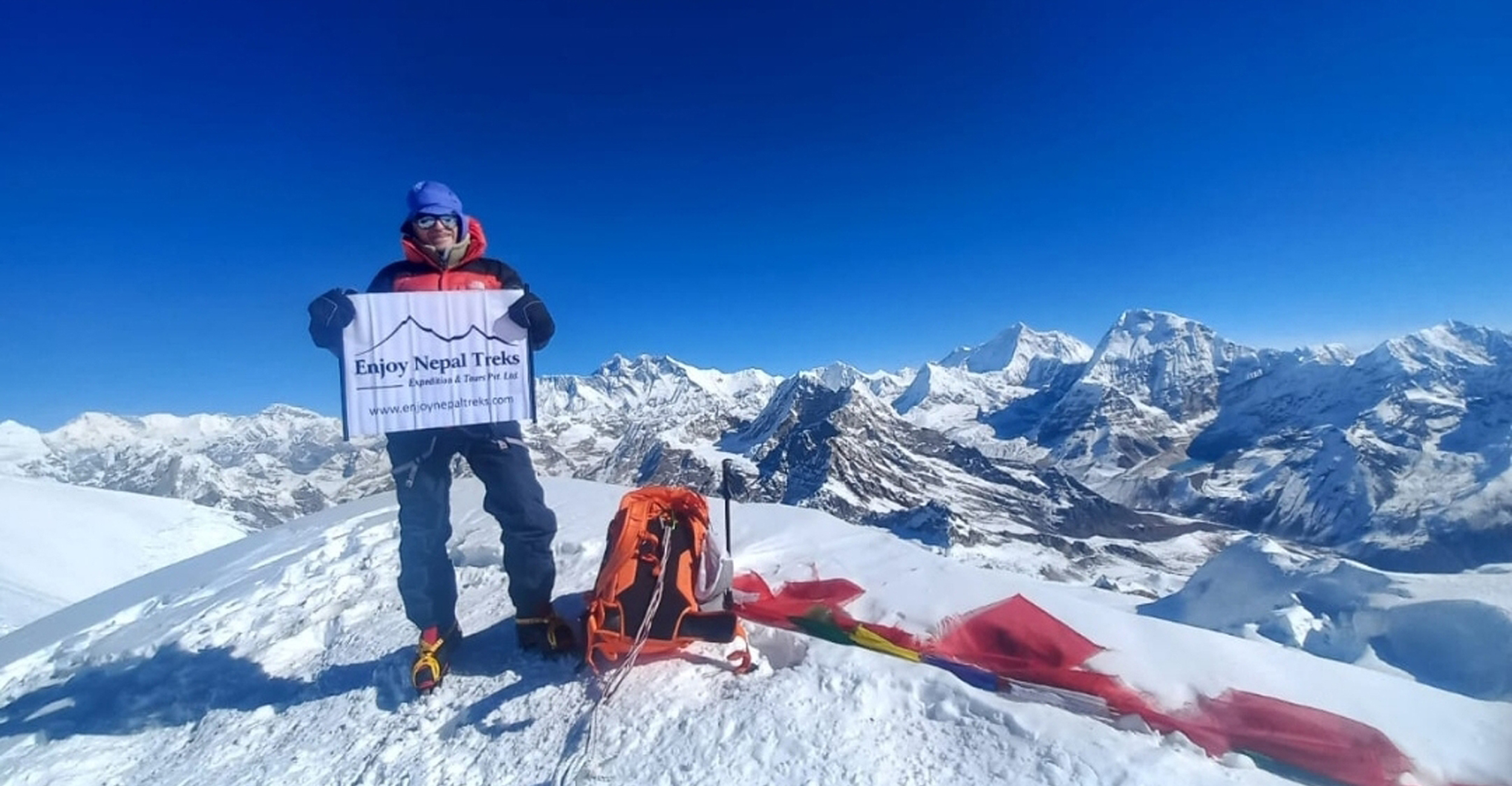 从卡雷 (Khare) 出发攀登梅拉峰的费用